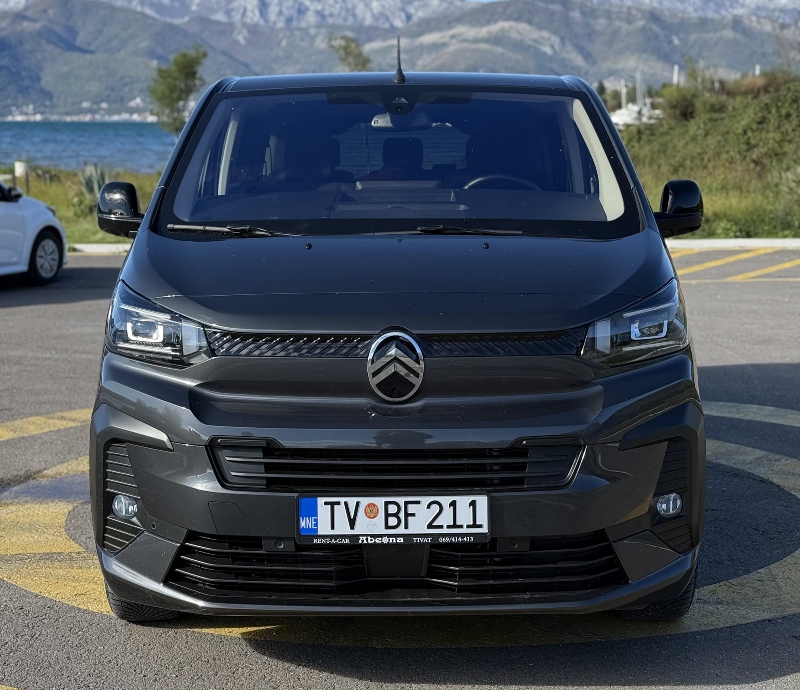 Citroen Space or similar